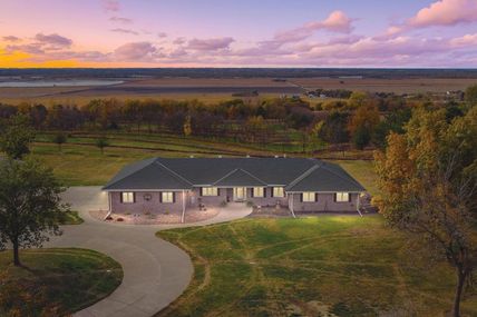 22509 Capehart Road , Gretna, NE 68028