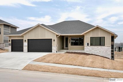 18215 Miami Street , Elkhorn, NE 68022