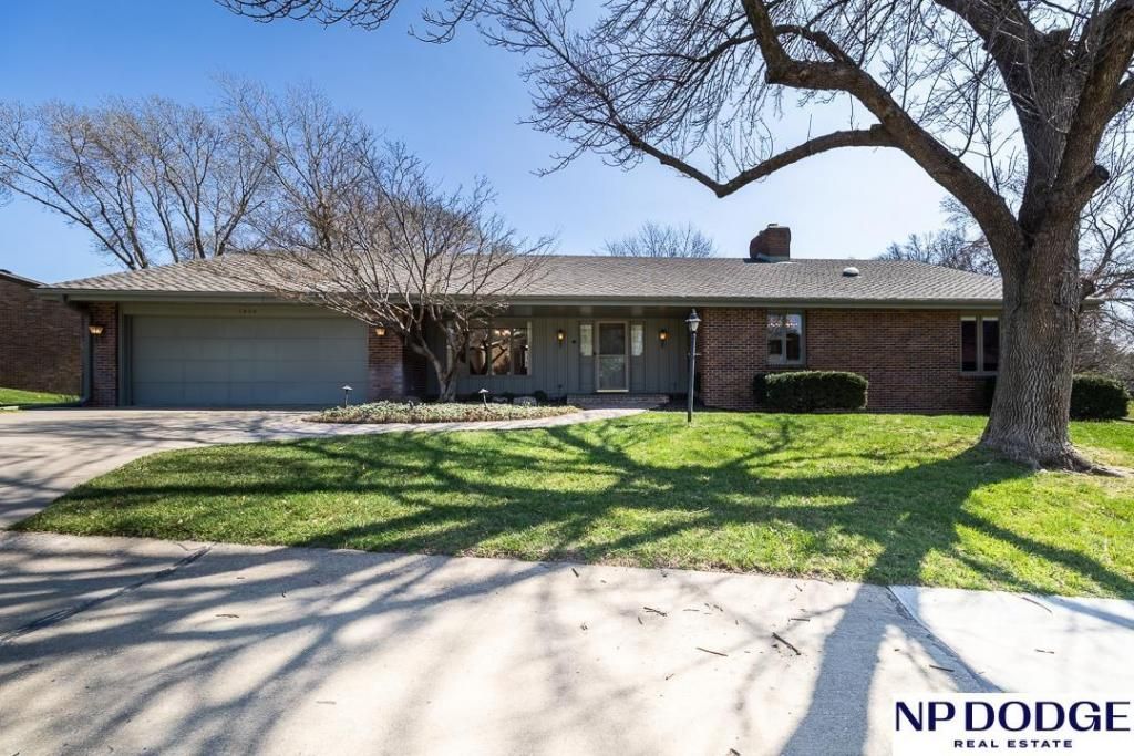 1820 Greenbriar Lane , Lincoln, NE 68506
