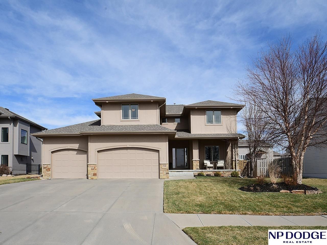 17214 Sunflower Street , Bennington, NE 68007