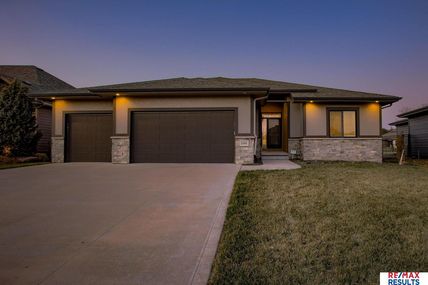 12660 Read Street , Omaha, NE 68142