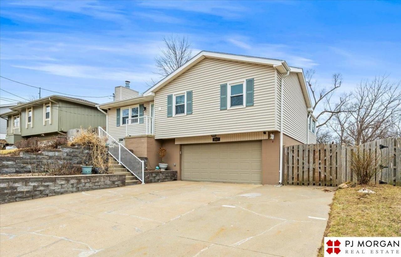 3007 Harrison Street , Bellevue, NE 68147