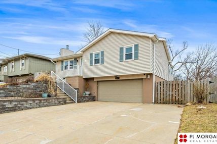 3007 Harrison Street , Bellevue, NE 68147