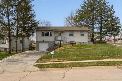 7420 S 85TH Street, La Vista, NE 68128