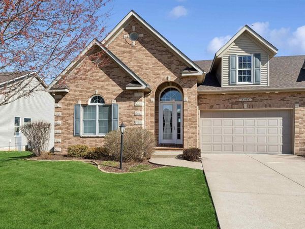 3164 MERIDITH Way, Bettendorf, IA 52722