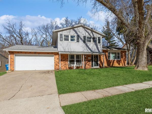 318 5TH Street Court, Silvis, IL 61282