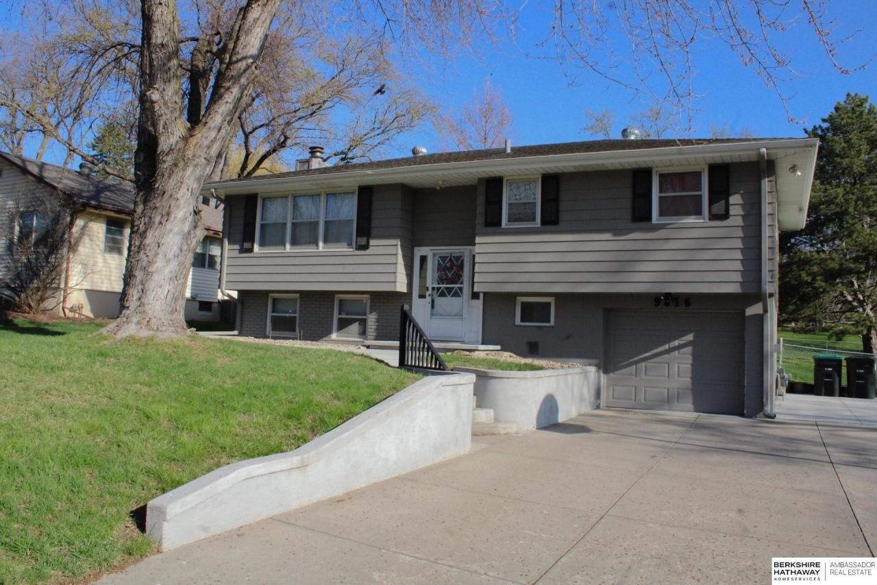9816 Nina Street, Omaha, NE 68124
