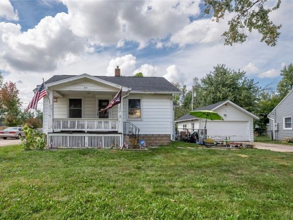214 19th Street NW, Cedar Rapids, IA 52405