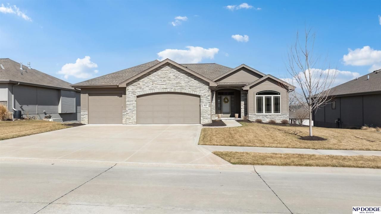 2517 N 188 Street, Omaha, NE 68022