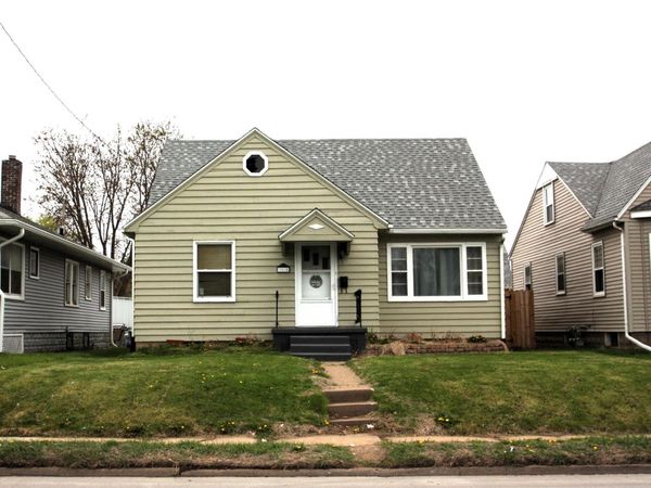 3510 ROCKINGHAM Road, Davenport, IA 52802