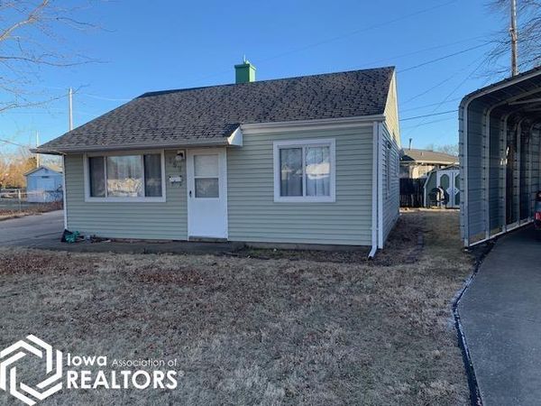 157 Indian Terrace Street, Burlington, IA 52601