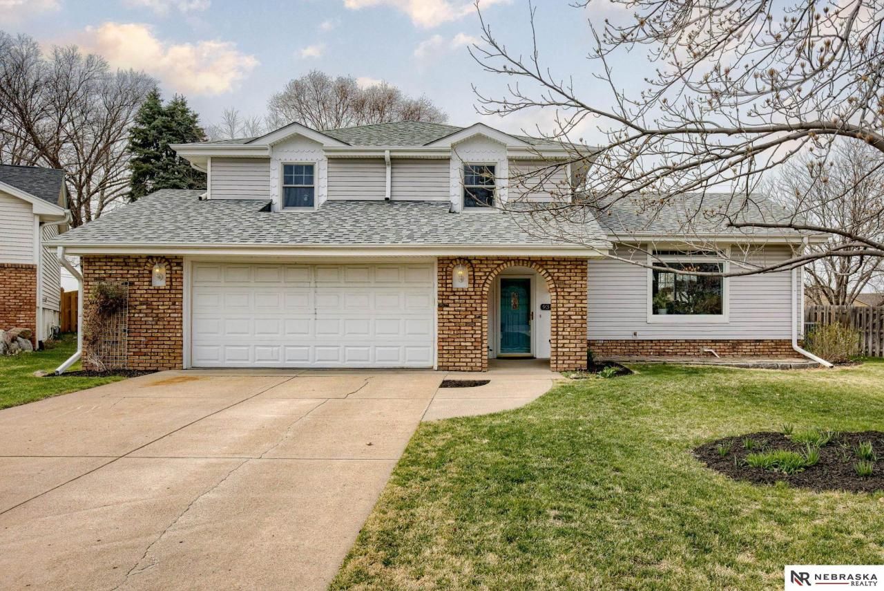 9344 Y Street, Omaha, NE 68127