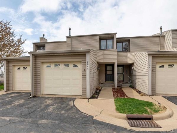 2844 Oak Meadow Court, Dubuque, IA 52003