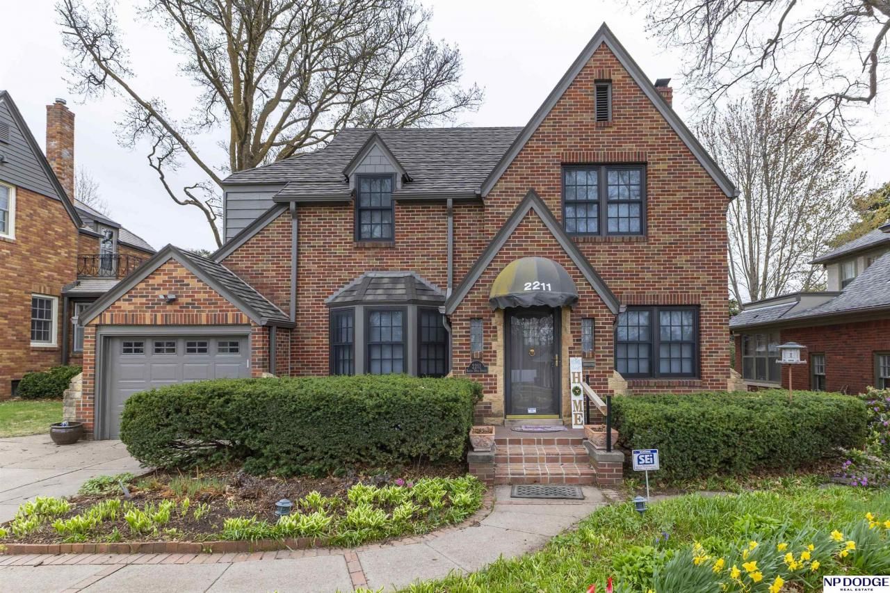 2211 N 56 Street, Omaha, NE 68104