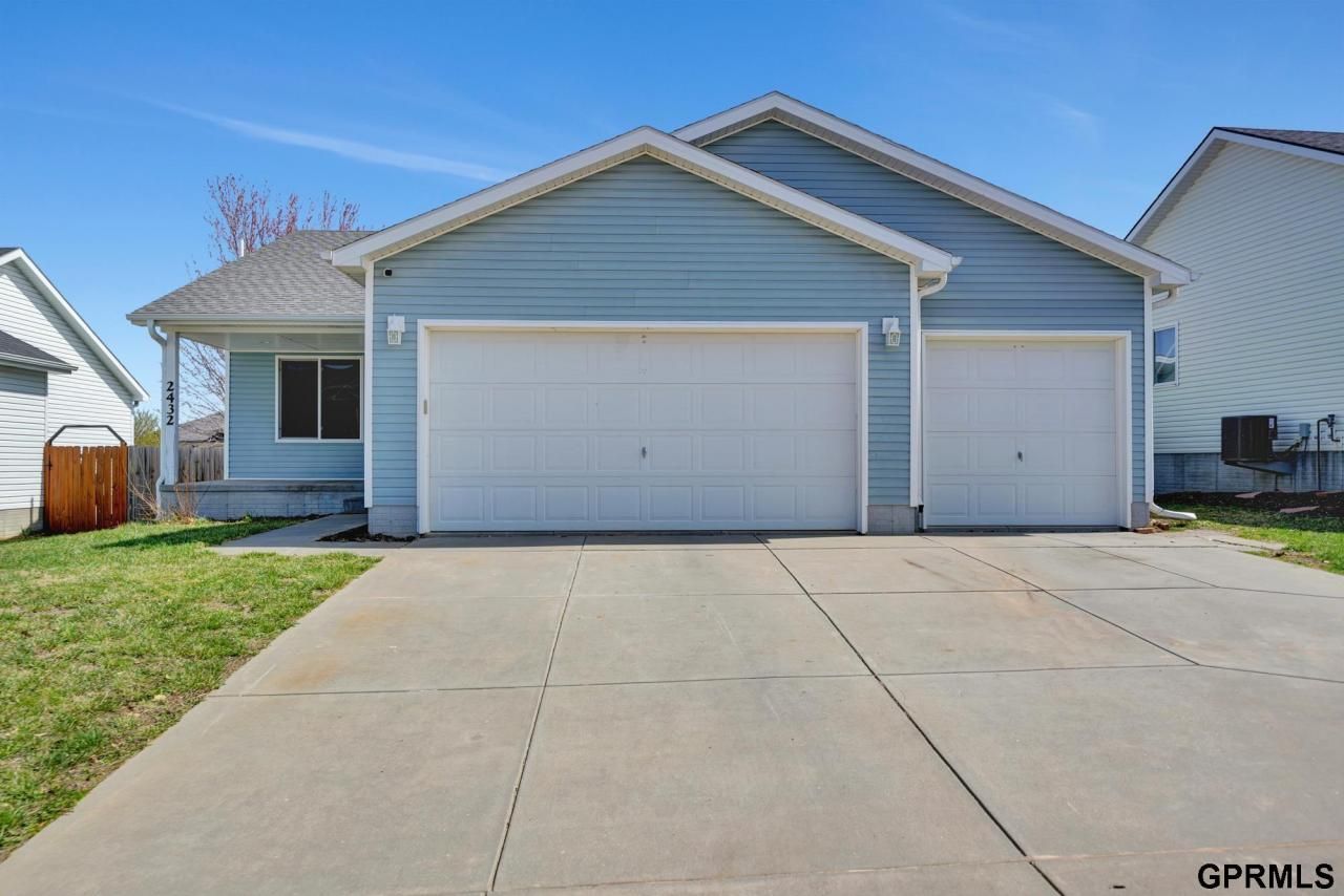 2432 NW 45th Street, Lincoln, NE 68524