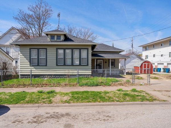 506 WALNUT ST, Muscatine, IA 52761