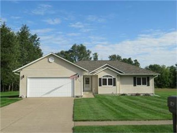 143 EMERALD LN, Fruitland, IA 52749