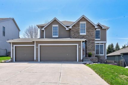 18073 Jones Street, Elkhorn, NE 68022