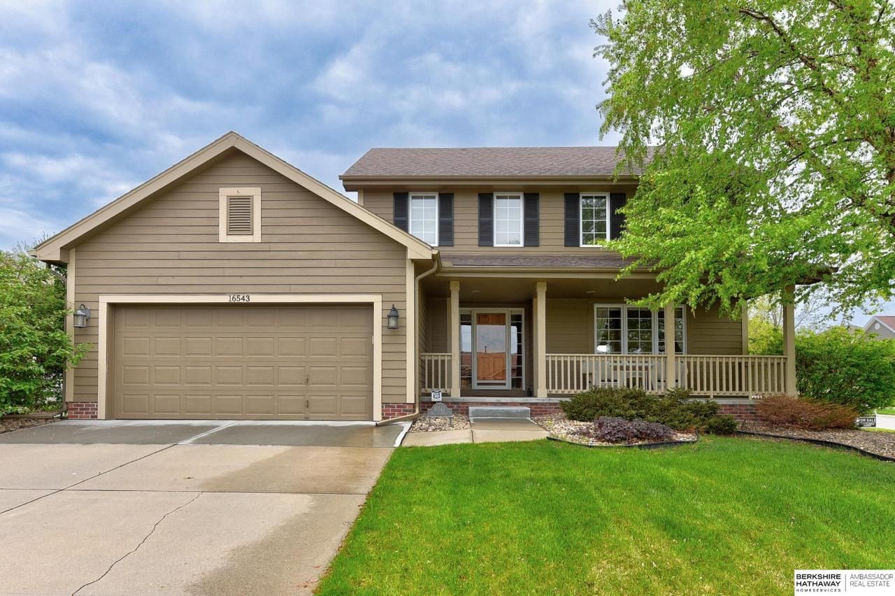 16543 Willow Street, Omaha, NE 68136