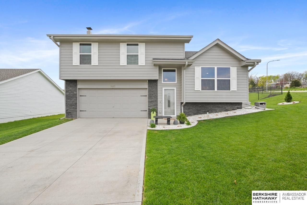 1445 Poulson Drive, Blair, NE 68008