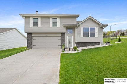1445 Poulson Drive, Blair, NE 68008