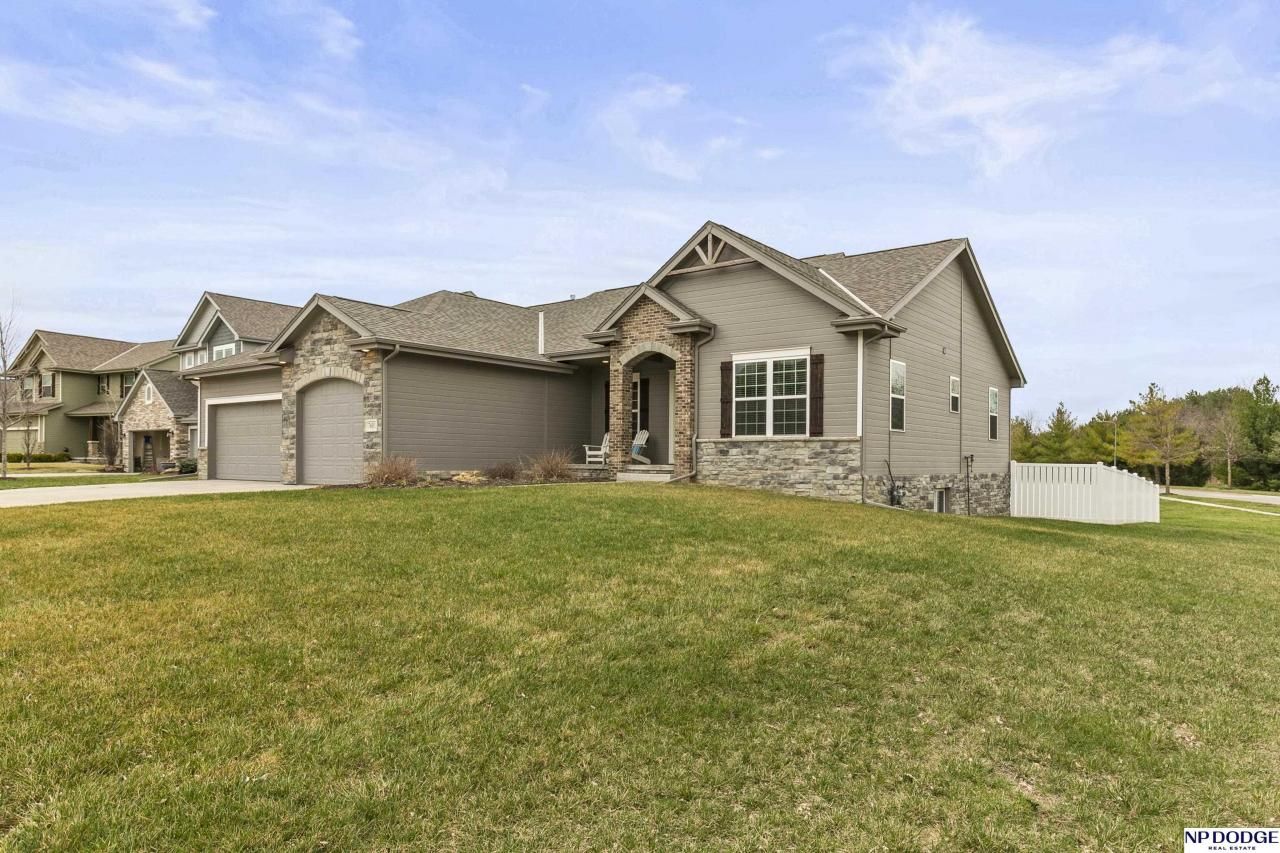 7601 N 156 Avenue, Bennington, NE 68007