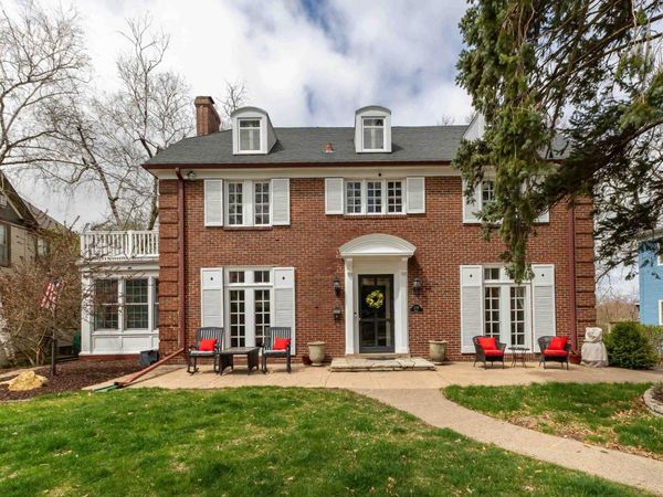 239 Alpine Street, Dubuque, IA 52001