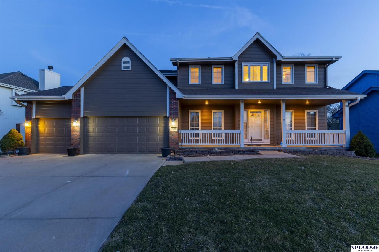 5211 Timberridge Drive, Papillion, NE 68133