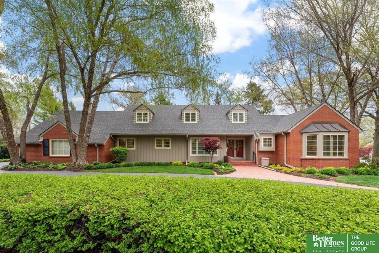 820 Fairacres Road , Omaha, NE 68132