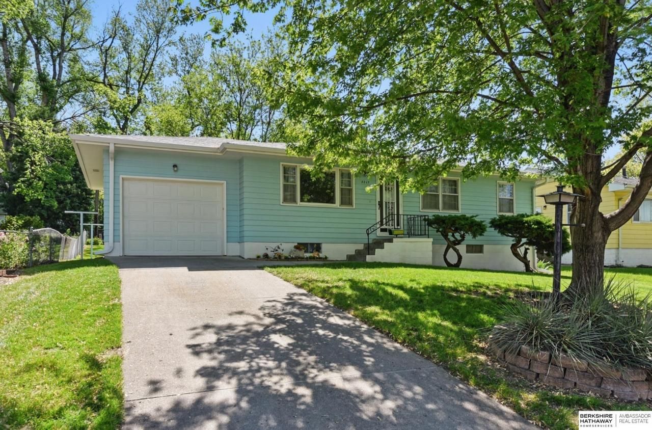 3217 S 59th Street , Omaha, NE 68106