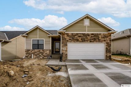 13063 S 44th Avenue, Bellevue, NE 68123