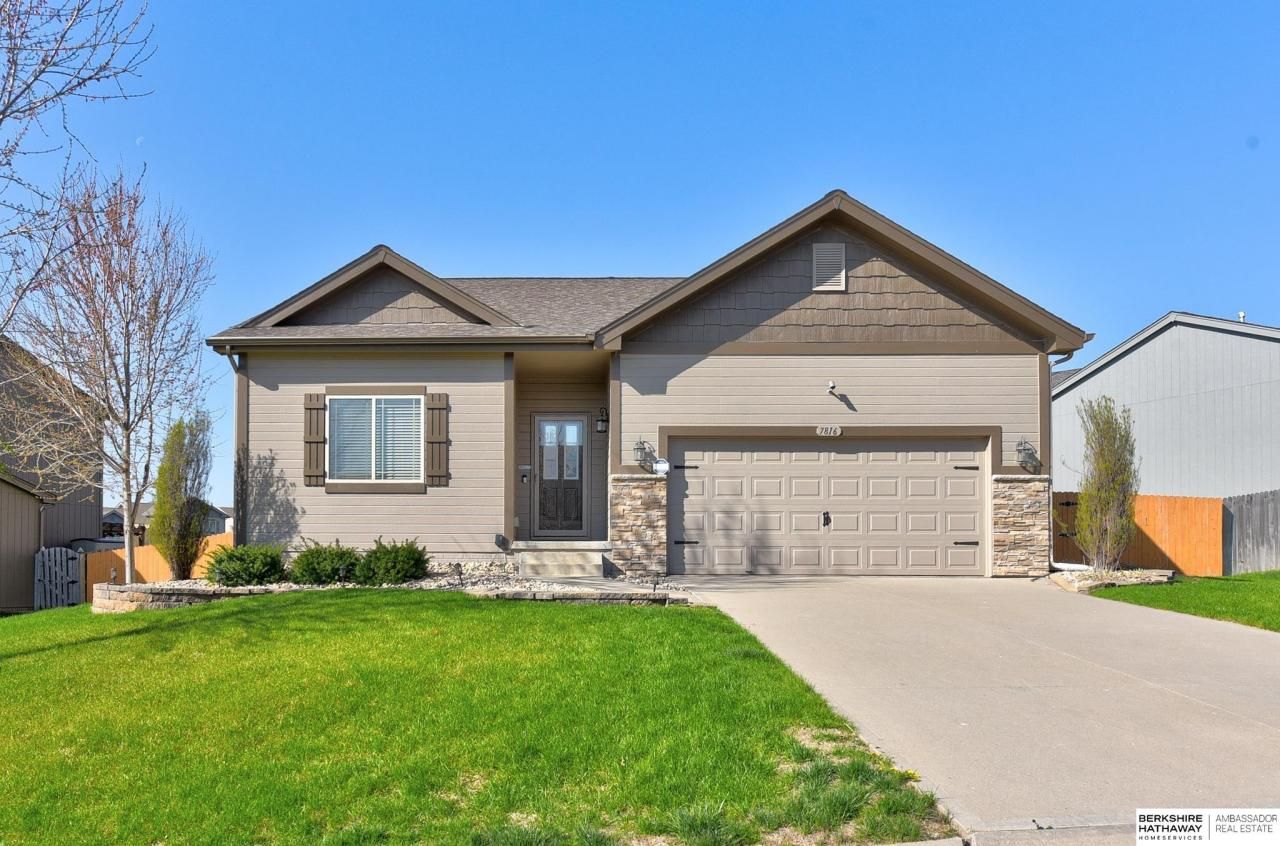 7816 S 190th Avenue , Omaha, NE 68136