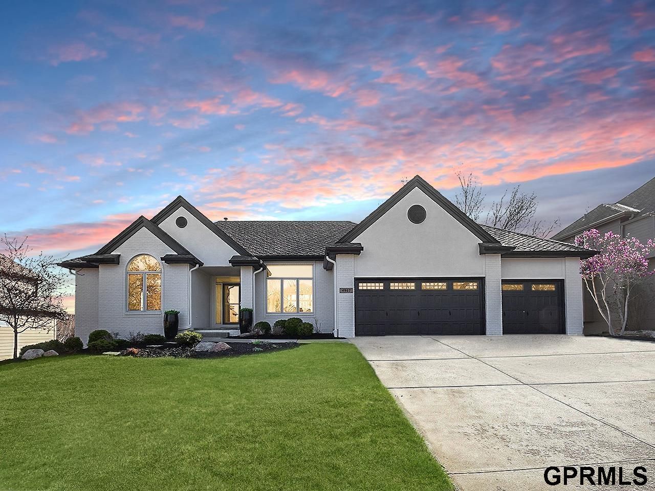 4967 S 177th Circle , Omaha, NE 68135