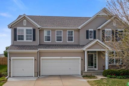 2470 Sand Hills Drive , Papillion, NE 68046