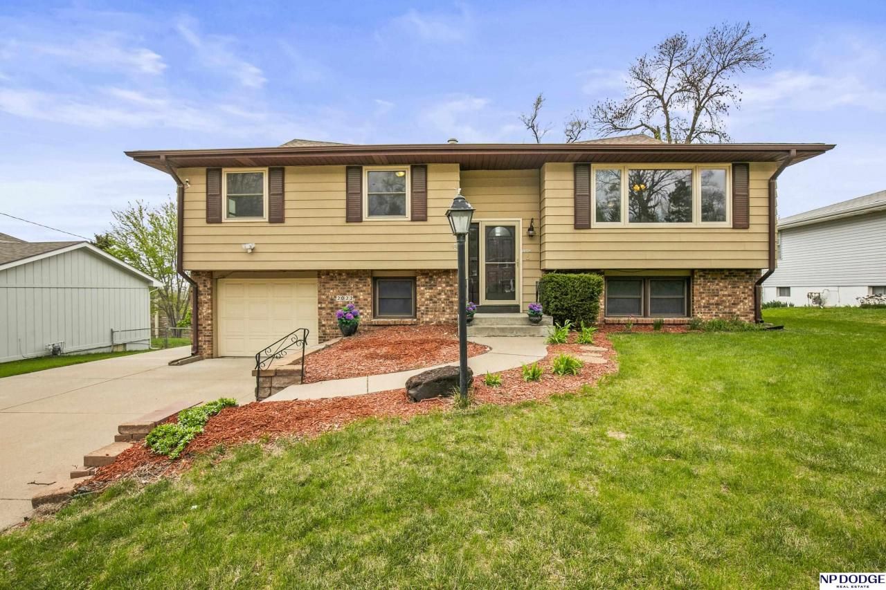 2022 N 104th Circle , Omaha, NE 68134