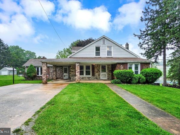 9446 E SPRINGFIELD ROAD , SEVEN VALLEYS, PA 17360