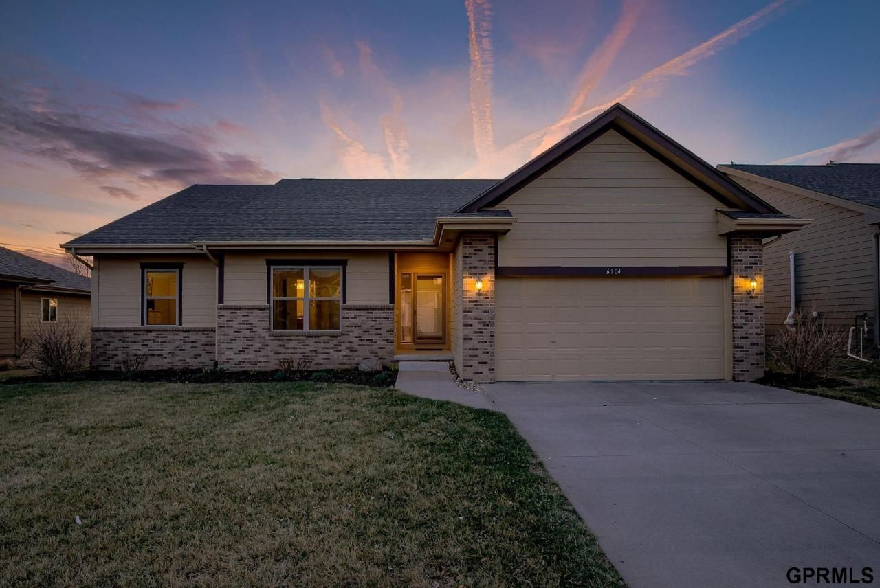 6104 S 193 Street , Omaha, NE 68135