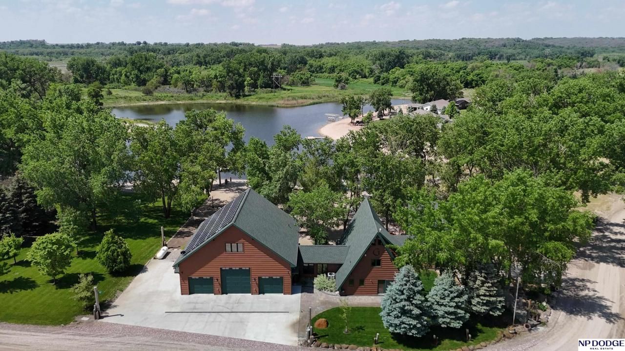 1877 Cottonwood Lane , West Point, NE 68788