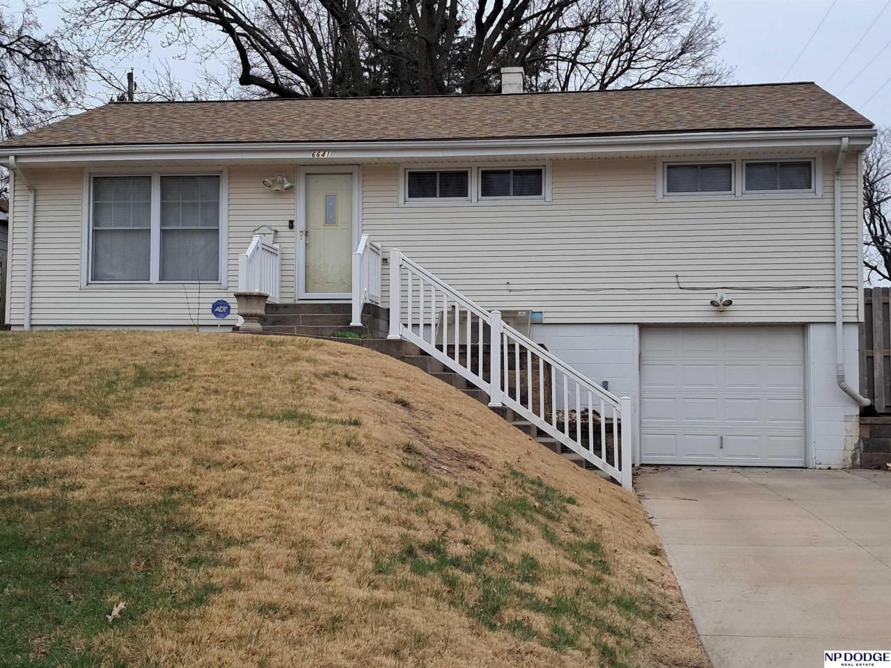 6641 Lafayette Avenue , Omaha, NE 68132