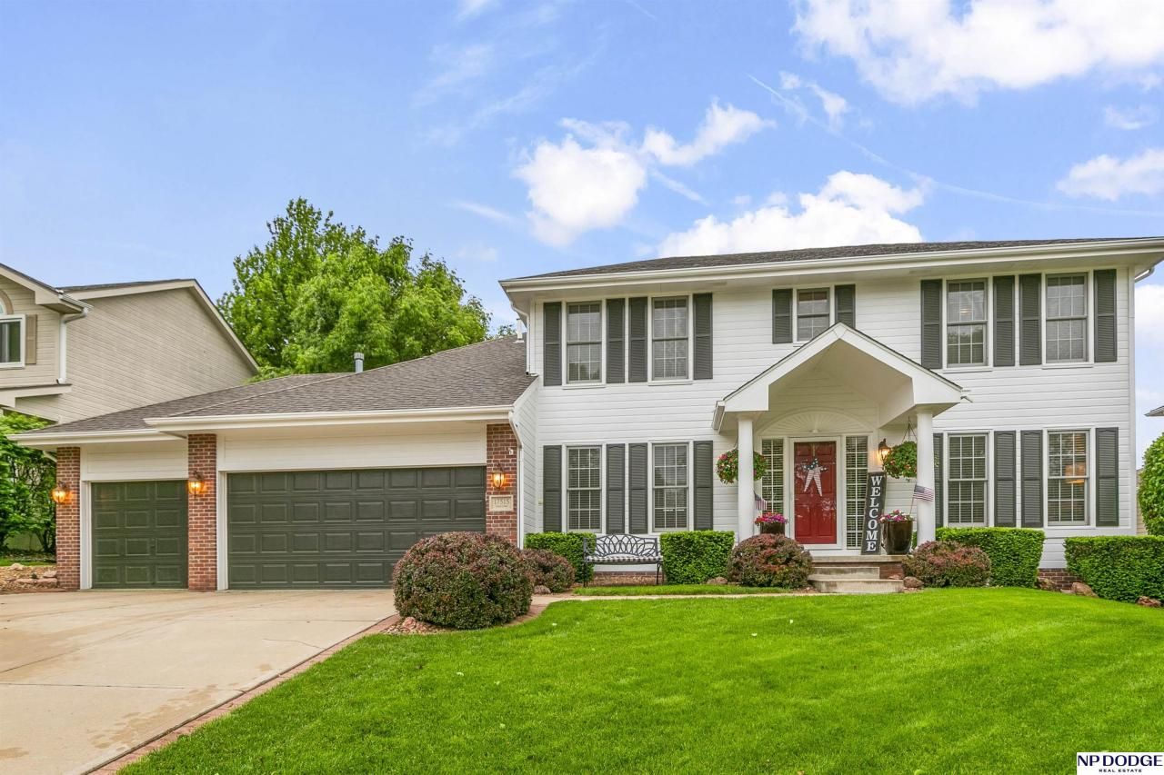 17515 Karen Street , Omaha, NE 68135