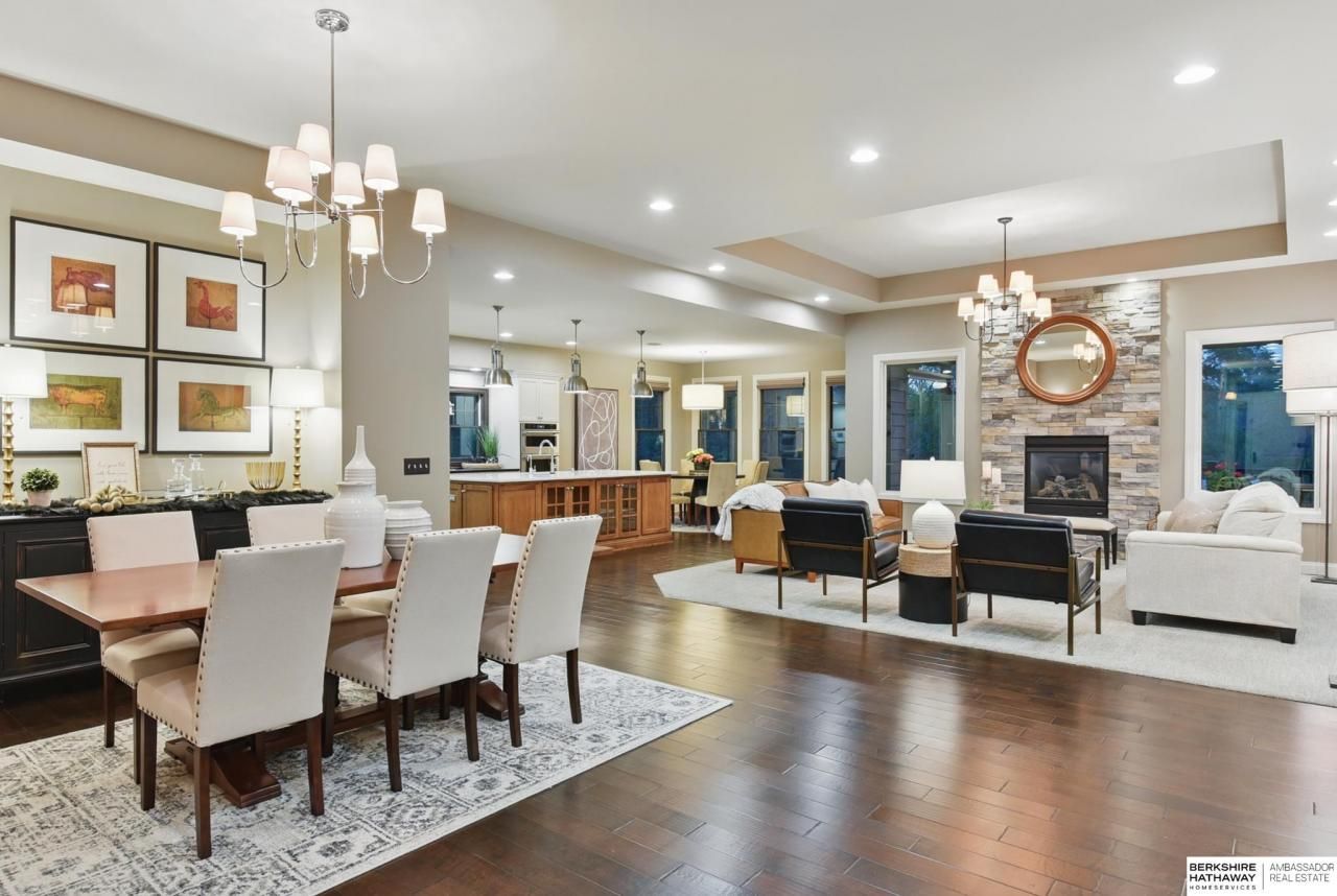 18476 Vinton Street , Omaha, NE 68130