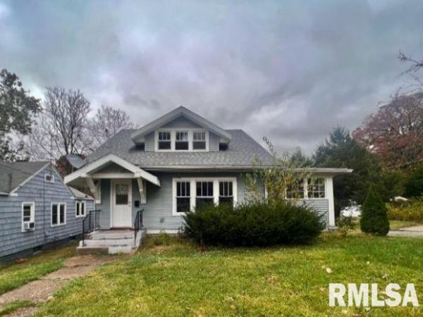 933 45TH Street, Rock Island, IL 61201