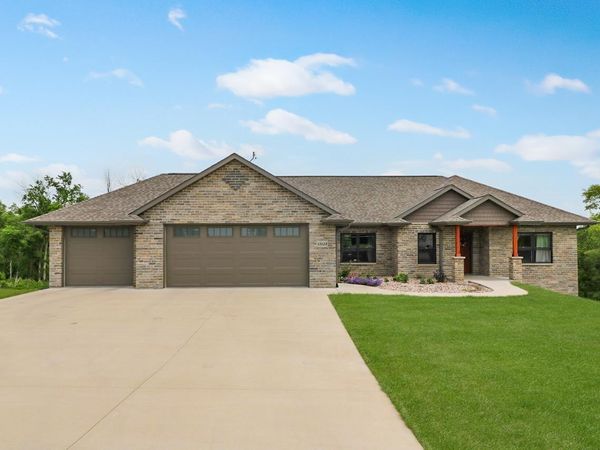 13123 Harvest Moon Ridge, Sherrill, IA 52073