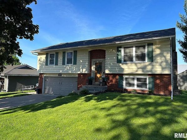 1624 9TH Street Northwest, Clinton, IA 52732