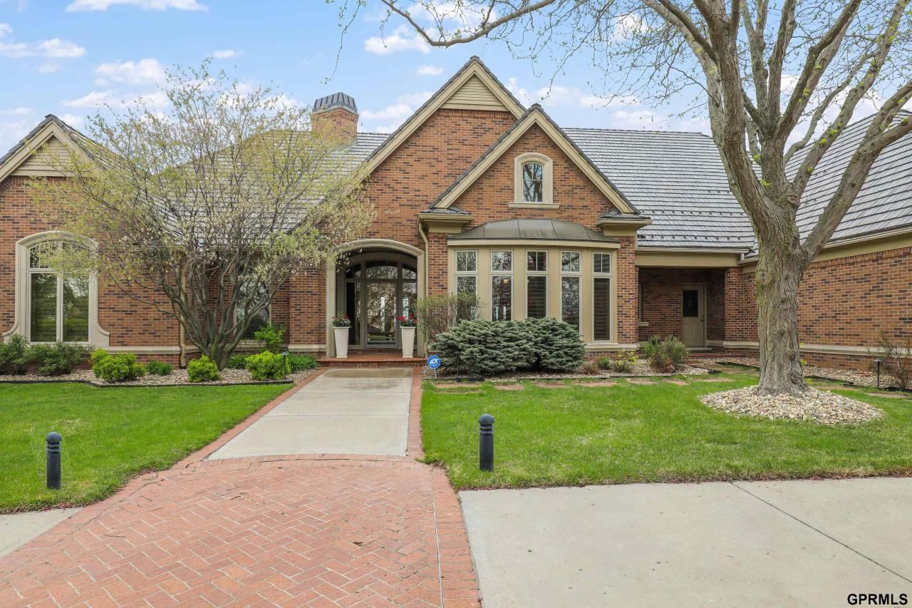 4905 N 196Th Circle, Elkhorn, NE 68022