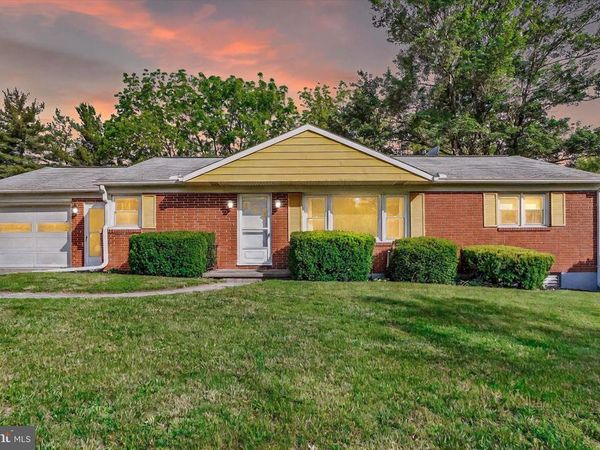 2401 EMERALD AVENUE, YORK, PA 17408