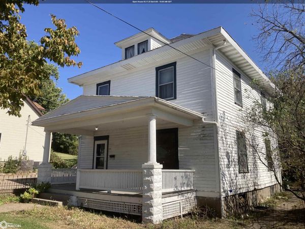 916 N Central Avenue, Burlington, IA 52601