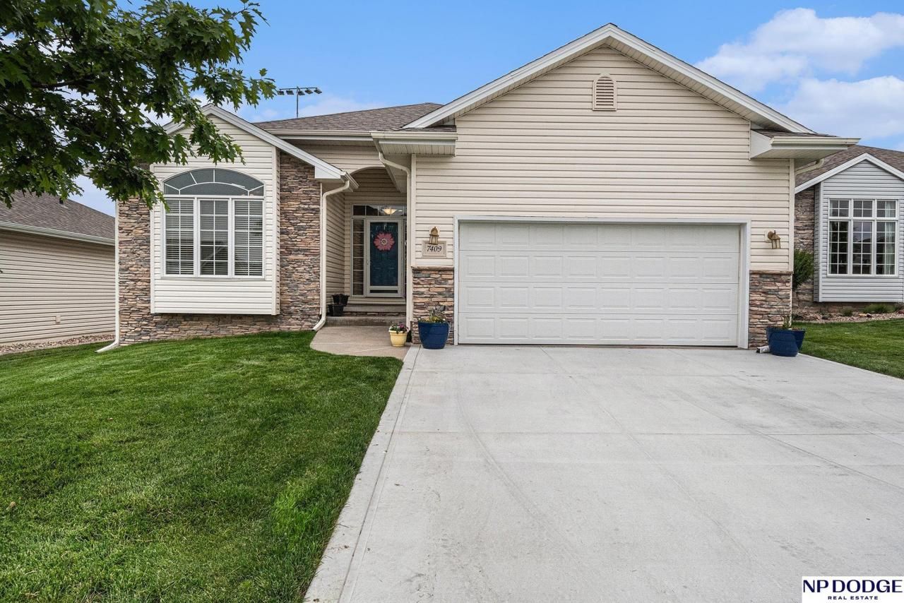 7409 N 160 Street , Bennington, NE 68007