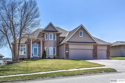 6615 N 159 Street , Omaha, NE 68116