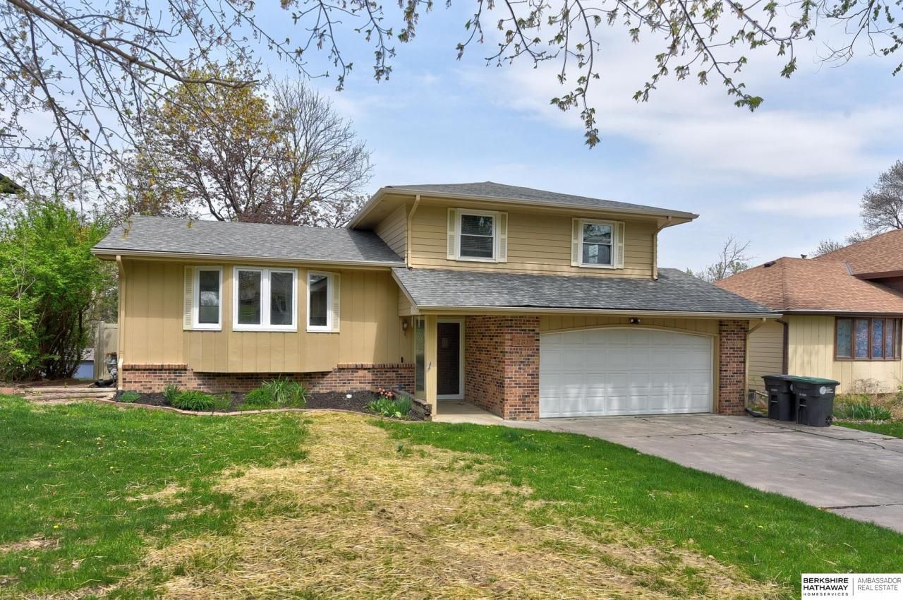 14812 L Street , Omaha, NE 68137